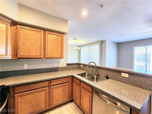 $1,600 | 7135 South Durango Drive, Unit 314, Las Vegas, NV 89113