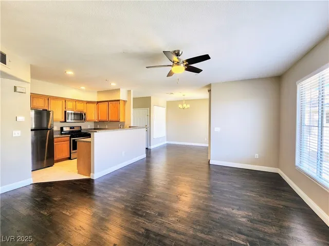 $1,600 | 7135 South Durango Drive, Unit 314, Las Vegas, NV 89113