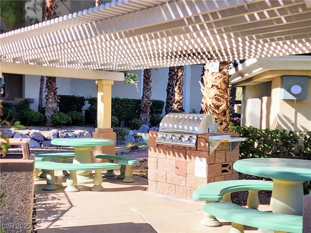 $1,600 | 7135 South Durango Drive, Unit 314, Las Vegas, NV 89113