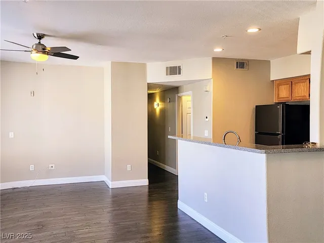 $1,600 | 7135 South Durango Drive, Unit 314, Las Vegas, NV 89113