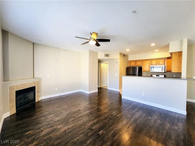$1,600 | 7135 South Durango Drive, Unit 314, Las Vegas, NV 89113