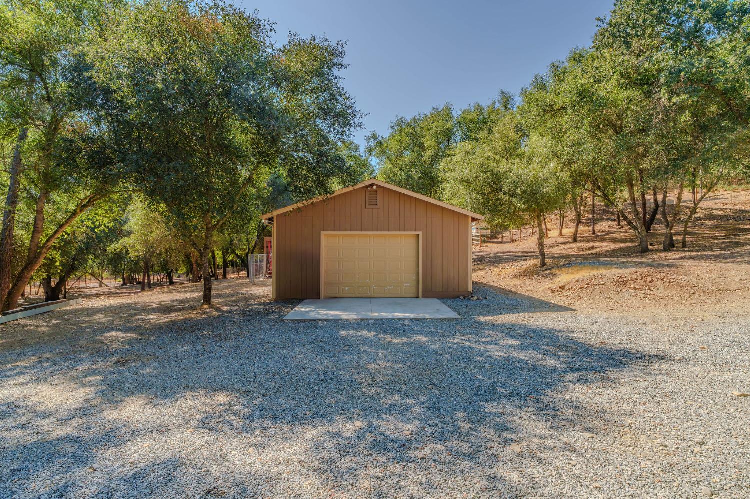 2988 Spring Hill Road San Andreas, CA 95249 - Photo 4 of 95