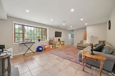 $4,000 | 2 Lyonsville Road, Boonton, NJ 07005