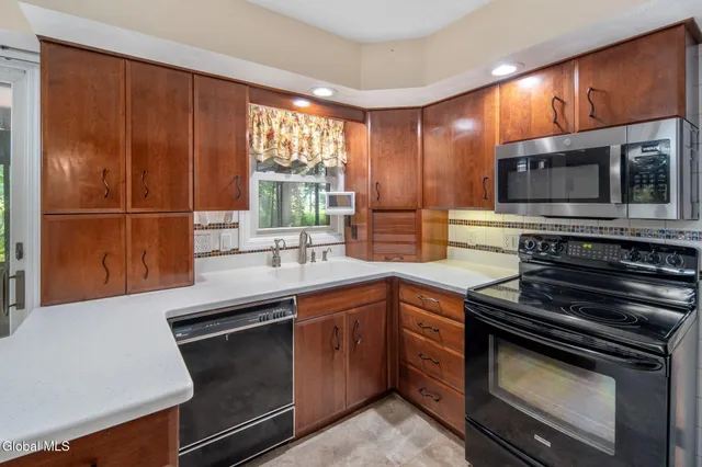 $450,000 | 47 Campus Club Drive, Guilderland, NY 12084