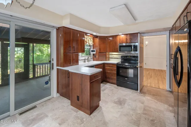 $450,000 | 47 Campus Club Drive, Guilderland, NY 12084