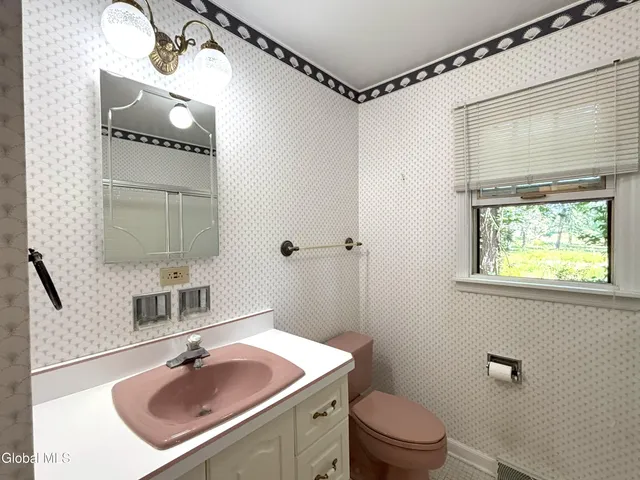 $450,000 | 47 Campus Club Drive, Guilderland, NY 12084