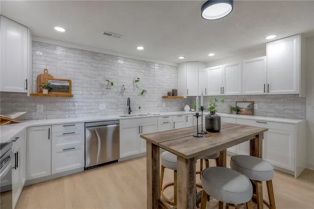 $699,999 | 8721 South Hardsaw Road, Lone Jack, MO 64070