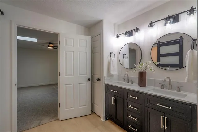 $699,999 | 8721 South Hardsaw Road, Lone Jack, MO 64070