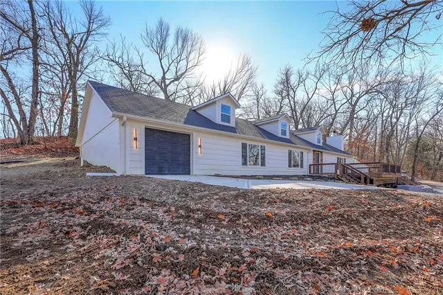 $699,999 | 8721 South Hardsaw Road, Lone Jack, MO 64070