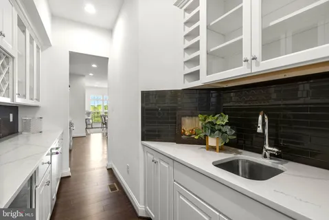 $1,190,000 | 6410 Paddington Street, Middle River, MD 21220