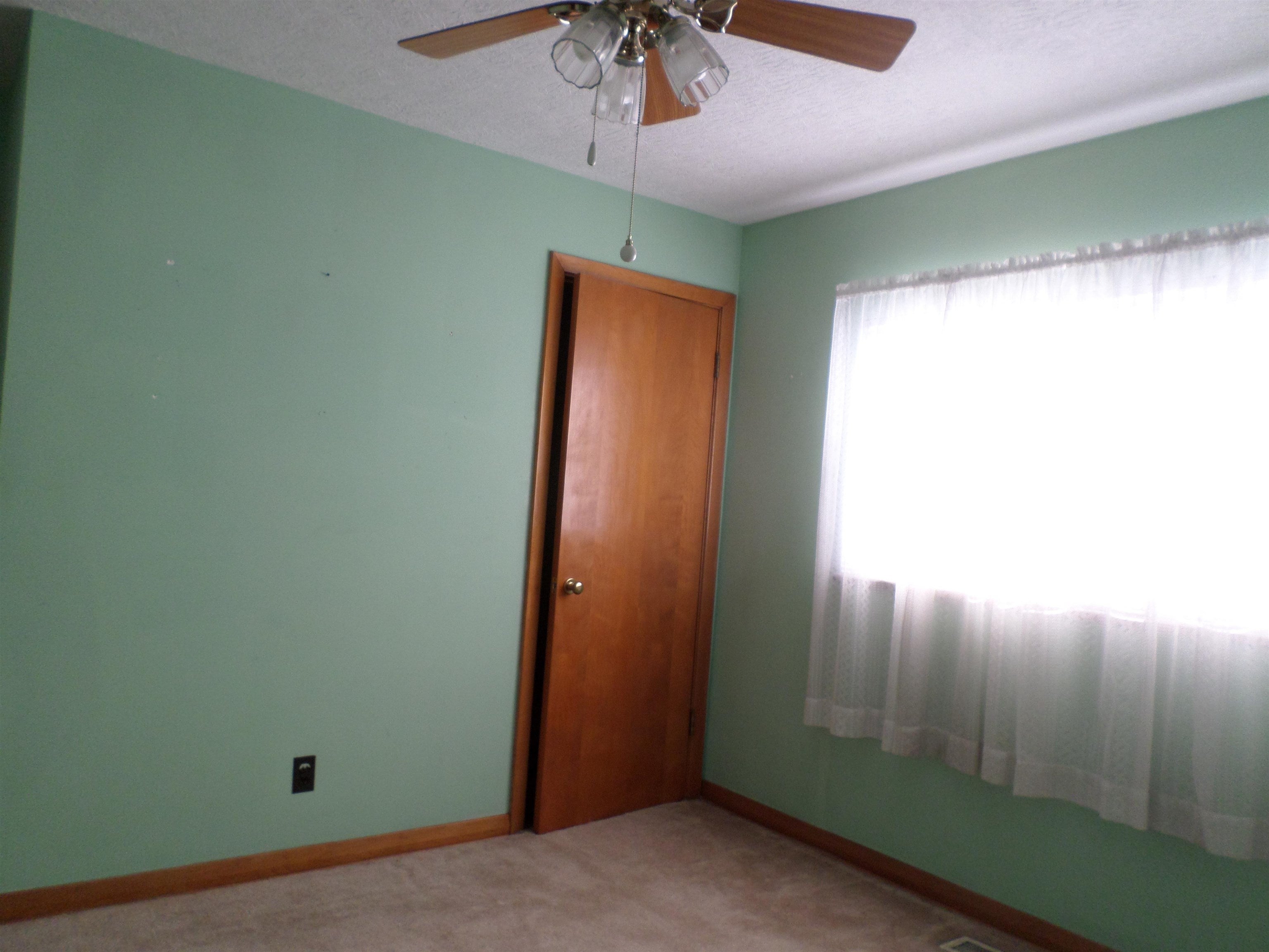 621 Handley Road Huntington, WV 25704 - Photo 11 of 17 Gallery Image 11
