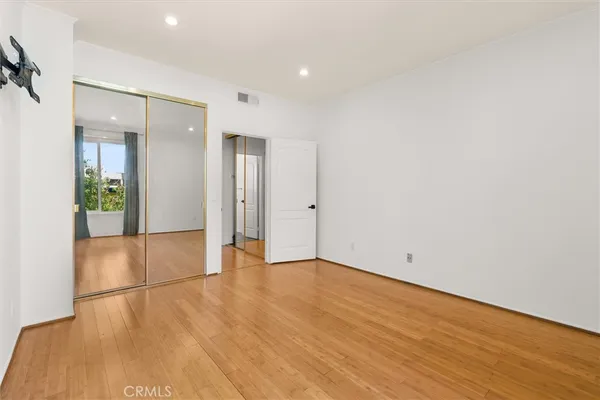$635,000 | 11225 Peach Grove Street, Unit 203, North Hollywood, CA 91601