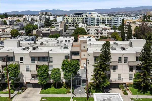 $635,000 | 11225 Peach Grove Street, Unit 203, North Hollywood, CA 91601