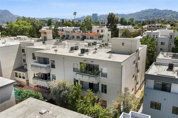 $635,000 | 11225 Peach Grove Street, Unit 203, North Hollywood, CA 91601