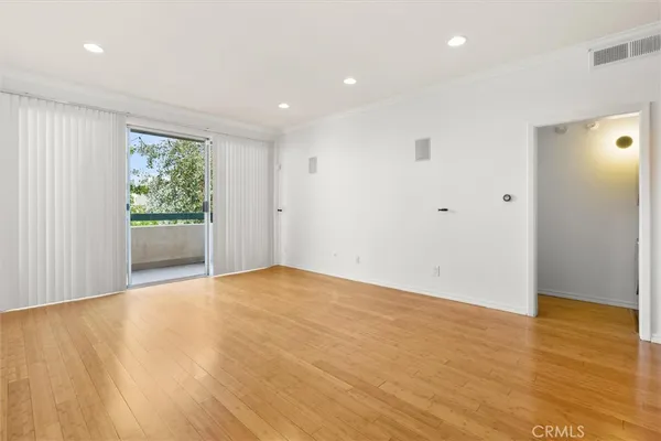 $635,000 | 11225 Peach Grove Street, Unit 203, North Hollywood, CA 91601