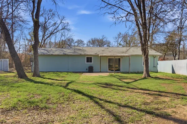 $284,000 | 250 Keanahalululu Lane, Bastrop, TX 78602
