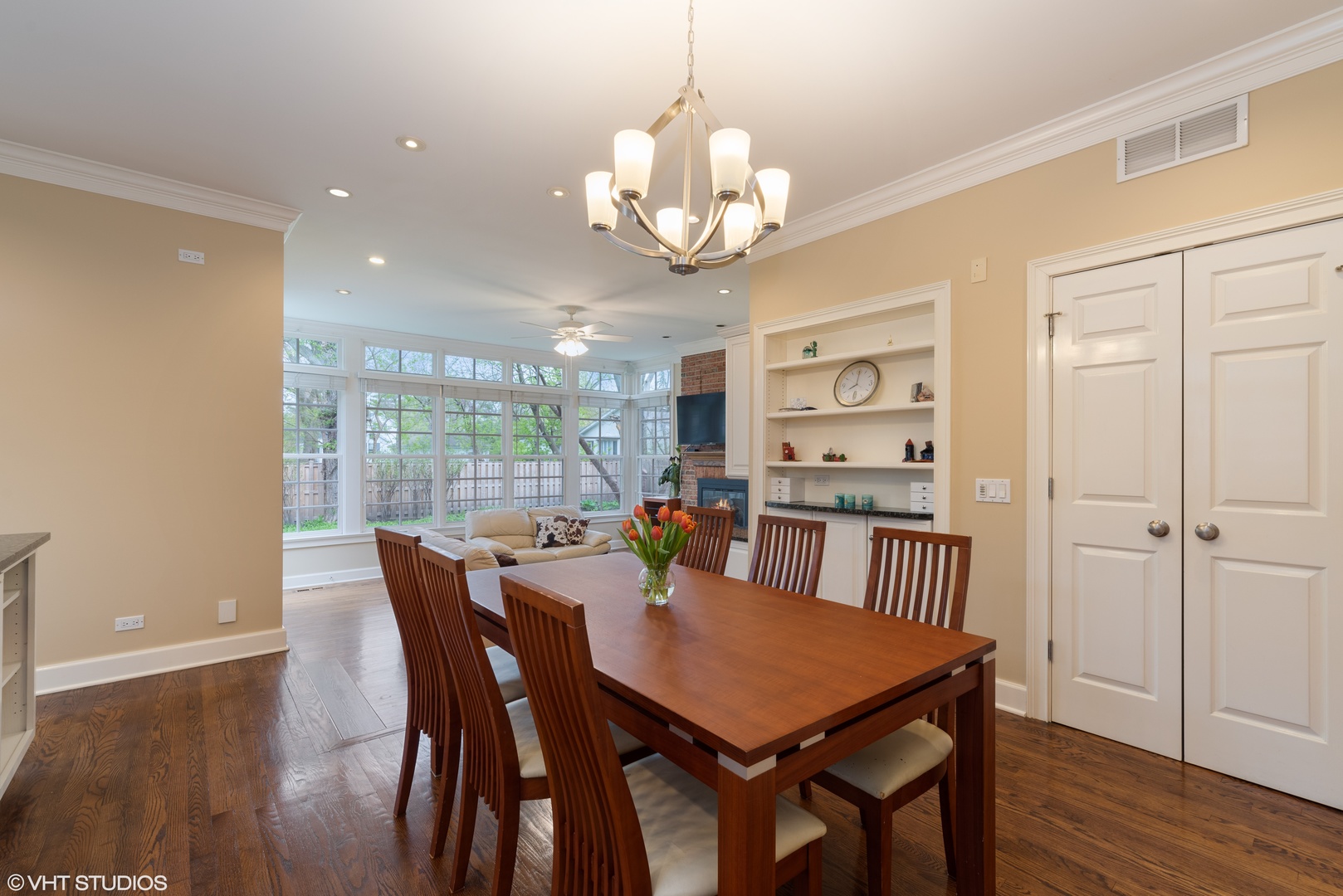1049 Pontiac Road Wilmette, IL 60091 - Photo 7 of 28