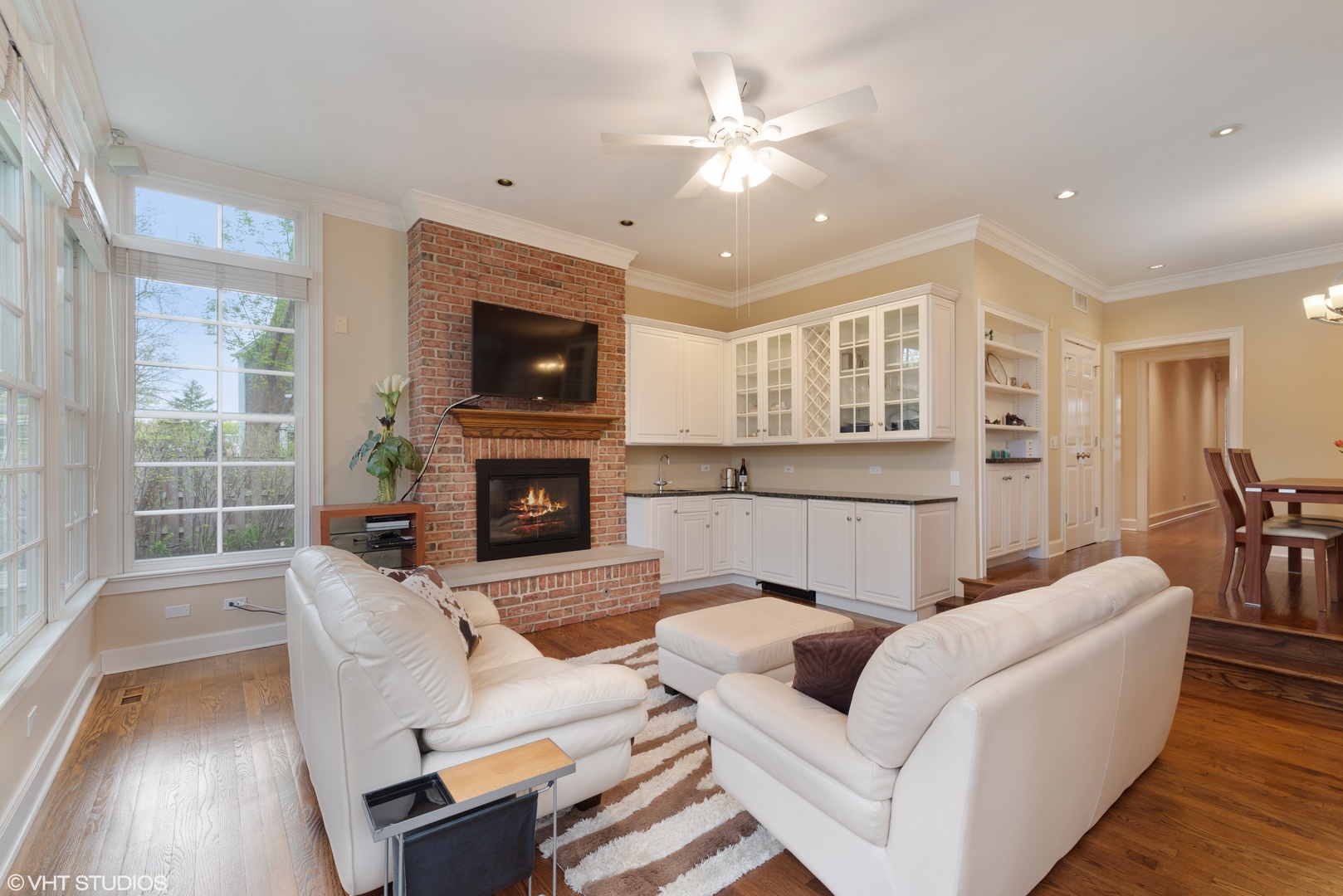 1049 Pontiac Road Wilmette, IL 60091 - Photo 8 of 28