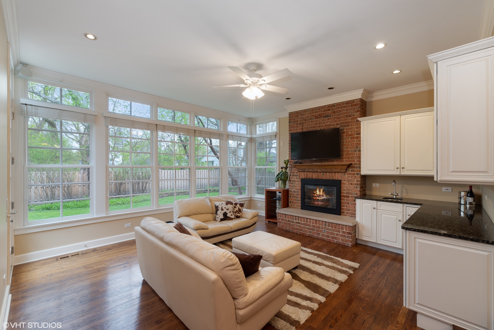 1049 Pontiac Road Wilmette, IL 60091 - Photo 9 of 28