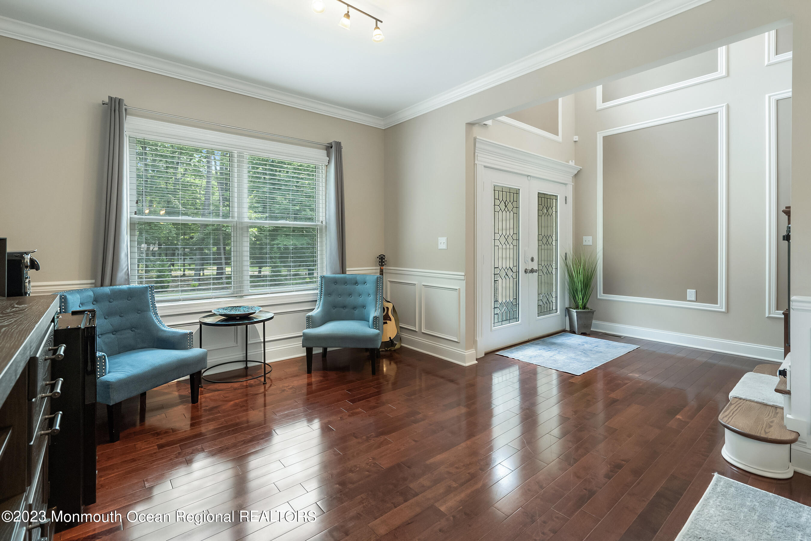 108 Wiseman Road Jackson, NJ 08527 - Photo 10 of 42 a living room with furniture and a large window