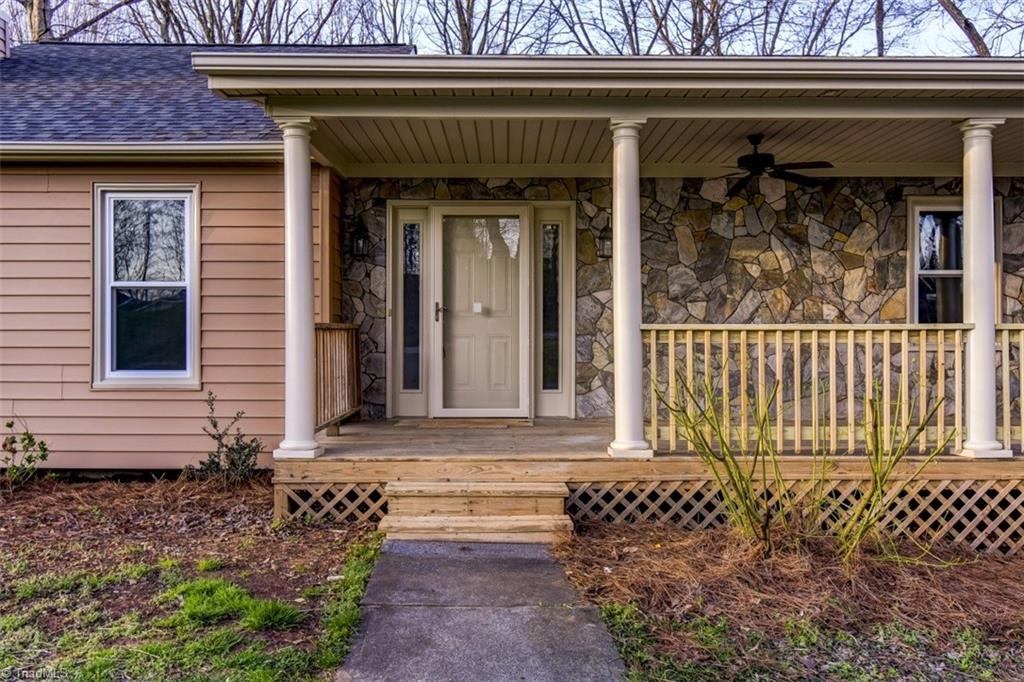 906 Thrushwood Circle Rural Hall, NC 27045 - Photo 2 of 30 Gallery Image 2