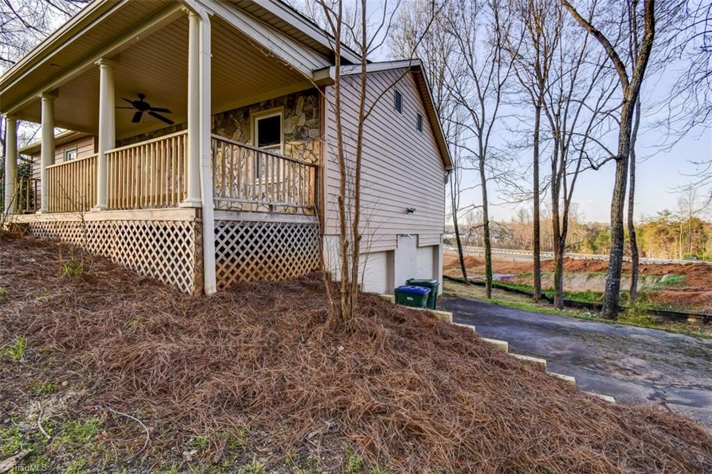 906 Thrushwood Circle Rural Hall, NC 27045 - Photo 4 of 30 Gallery Image 4