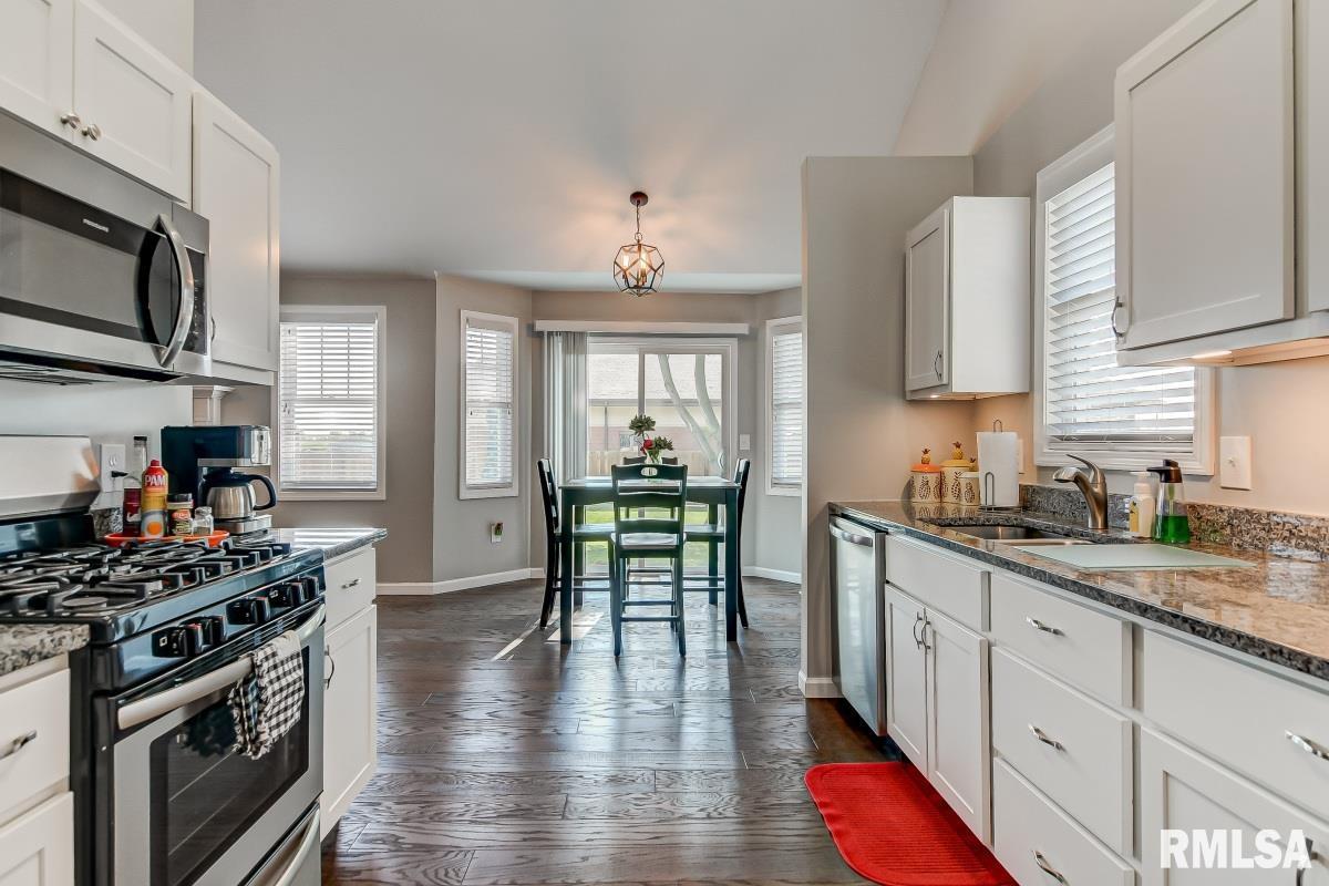 14 A Walberta Drive Rochester, IL 62563 - Photo 8 of 35