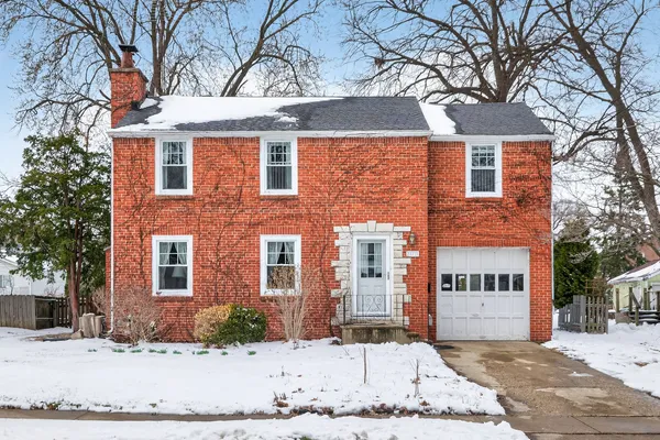 $259,900 | 827 North 10th Street, DeKalb, IL 60115