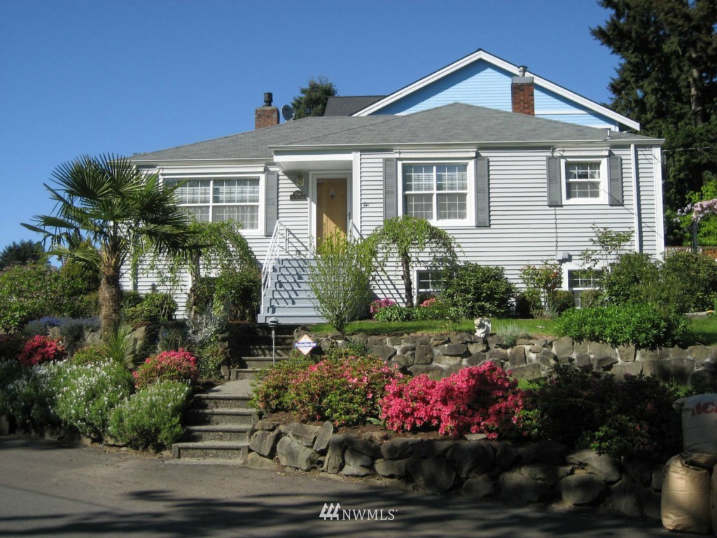1048 Southwest 4th Place Renton, WA 98057 - Photo 1 of 15