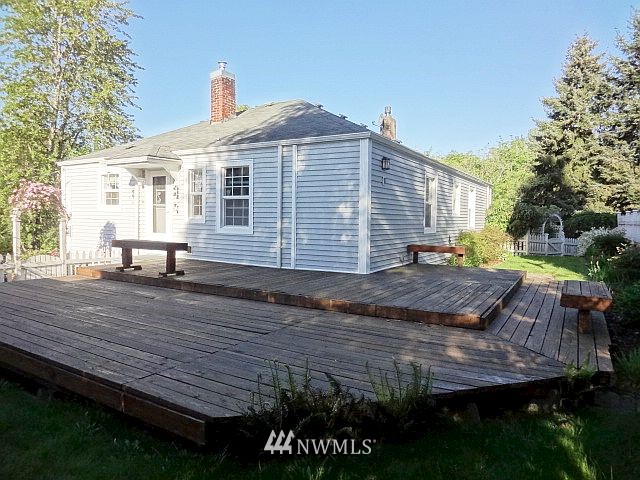 1048 Southwest 4th Place Renton, WA 98057 - Photo 14 of 15