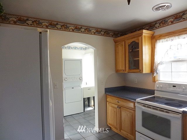 1048 Southwest 4th Place Renton, WA 98057 - Photo 5 of 15