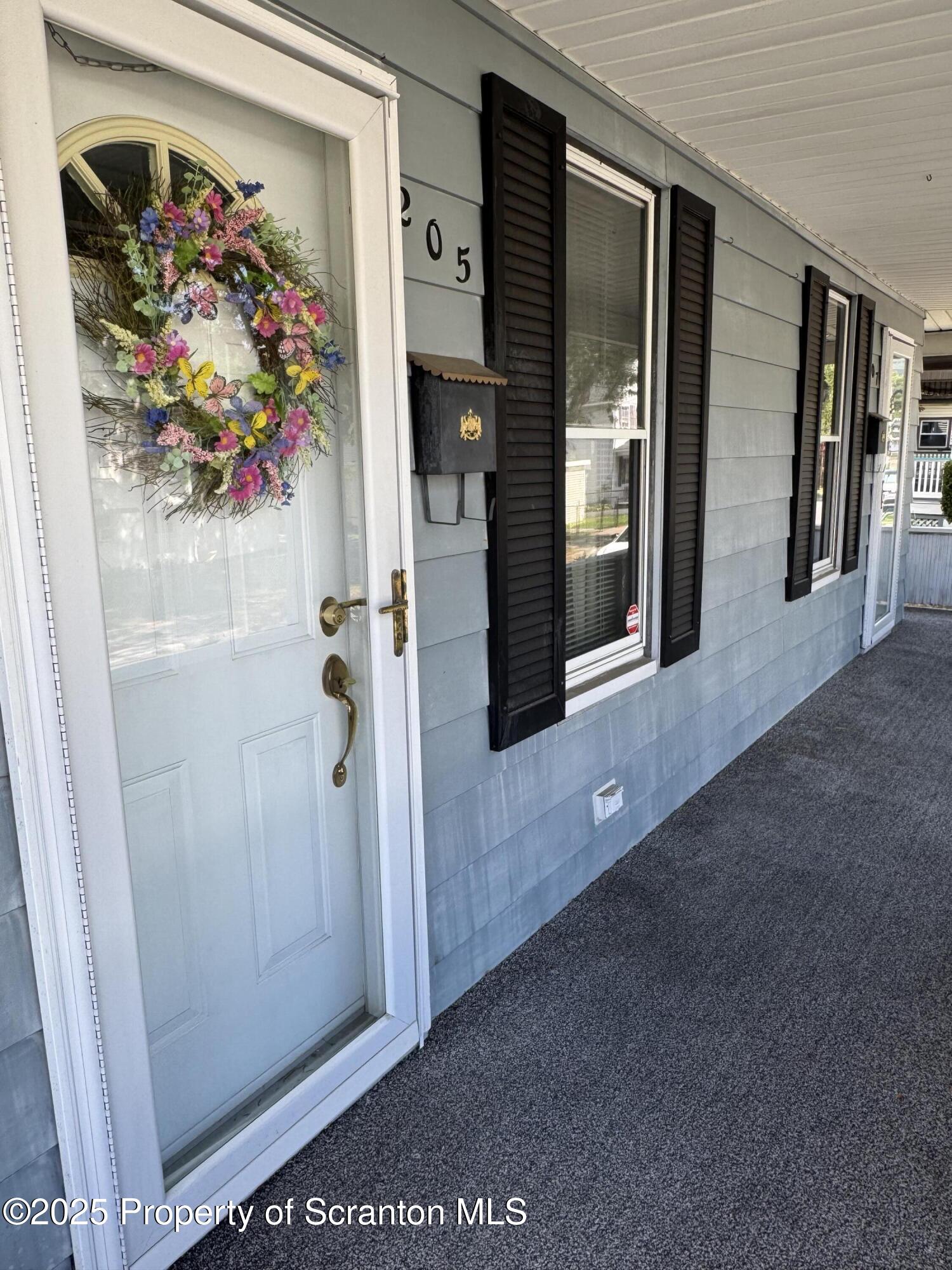 205-207 Spring Street Scranton, PA 18508 - Photo 2 of 40 Huge front porch