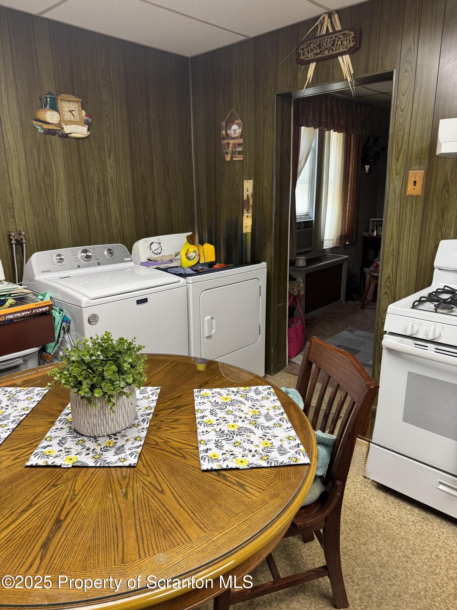 205-207 Spring Street Scranton, PA 18508 - Photo 27 of 40 207 kitchen