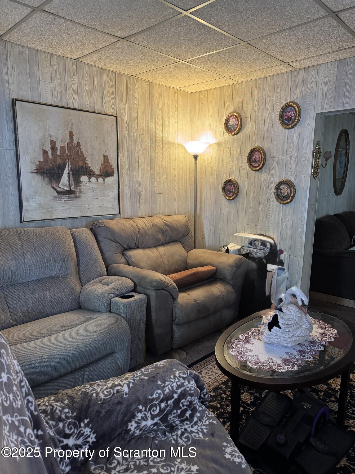 205-207 Spring Street Scranton, PA 18508 - Photo 30 of 40 207 living room