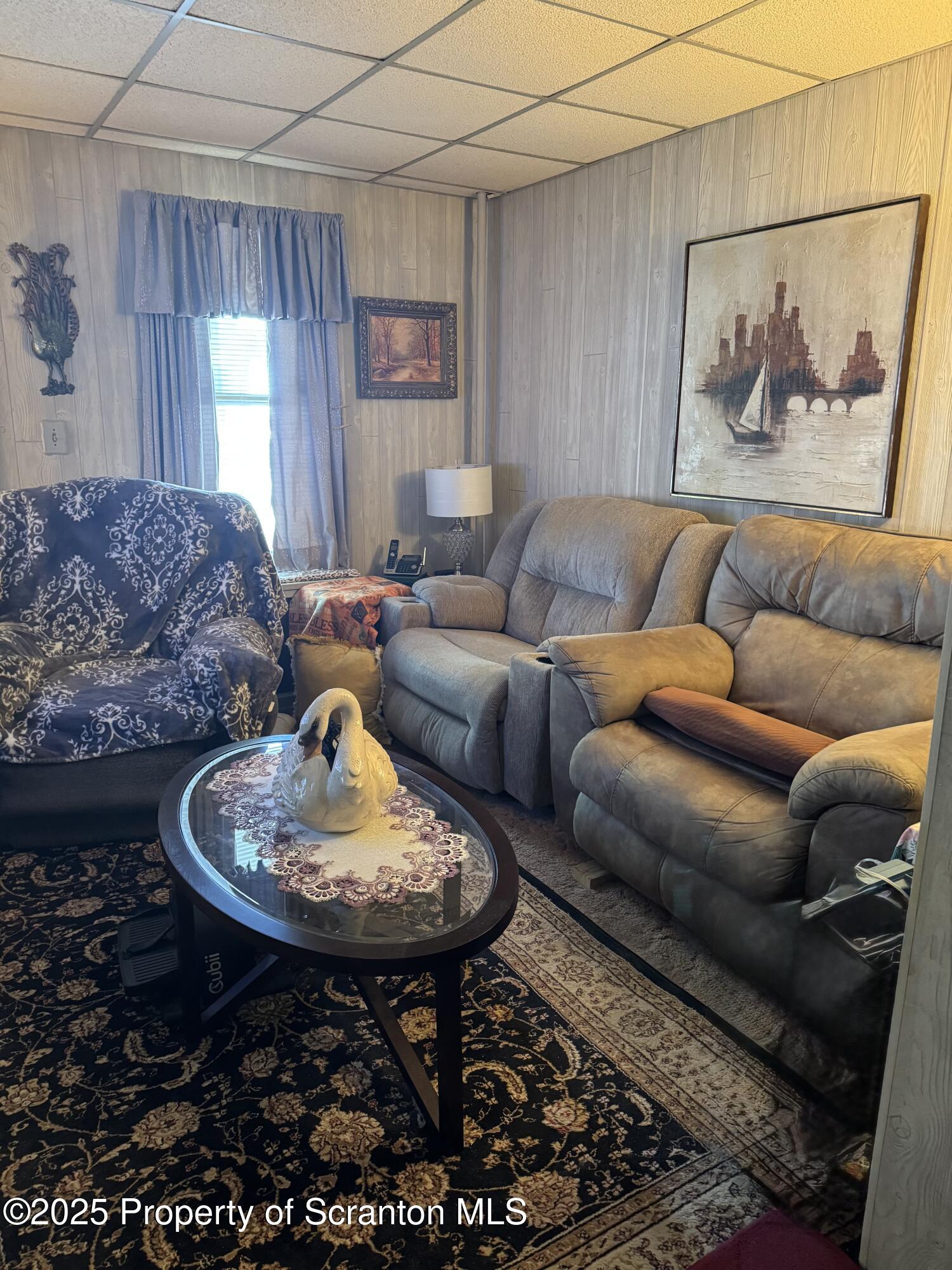 205-207 Spring Street Scranton, PA 18508 - Photo 31 of 40 207 living room