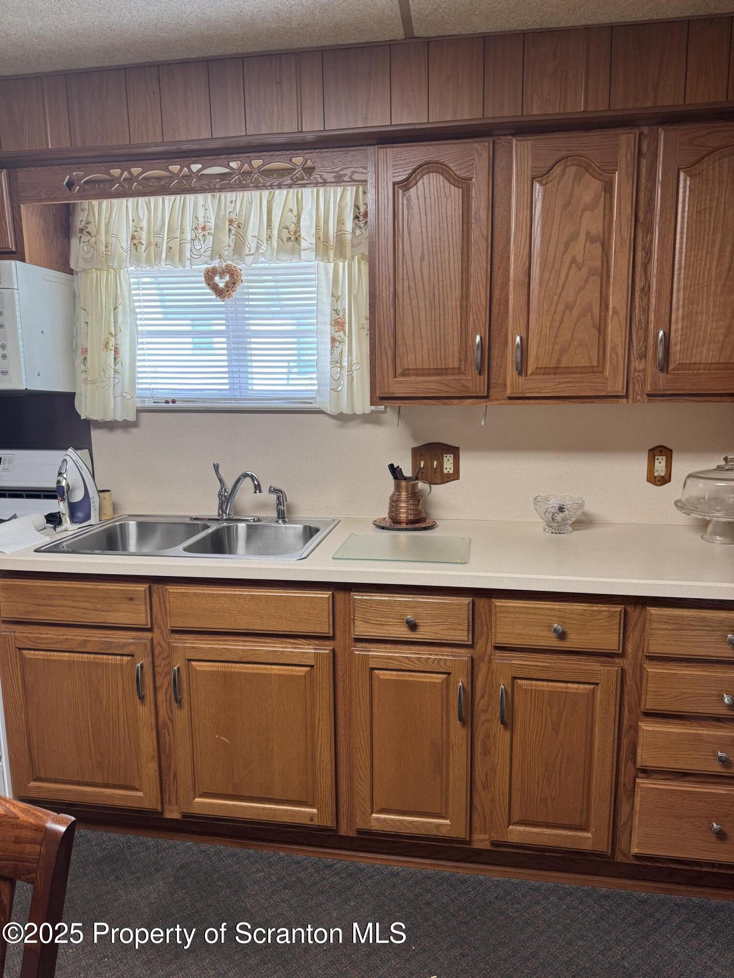 205-207 Spring Street Scranton, PA 18508 - Photo 9 of 40 205 kitchen