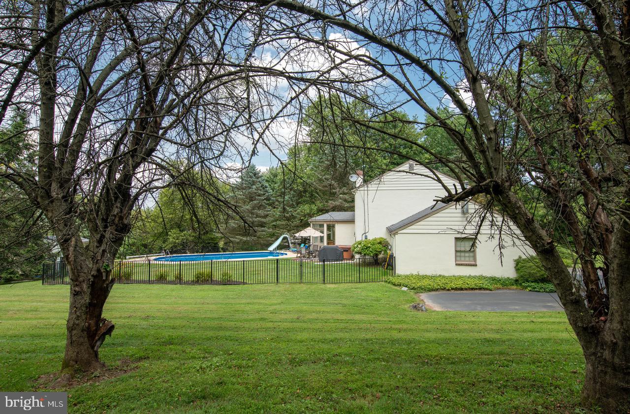 324 Grubb Road Pottstown, PA 19465 - Photo 4 of 28