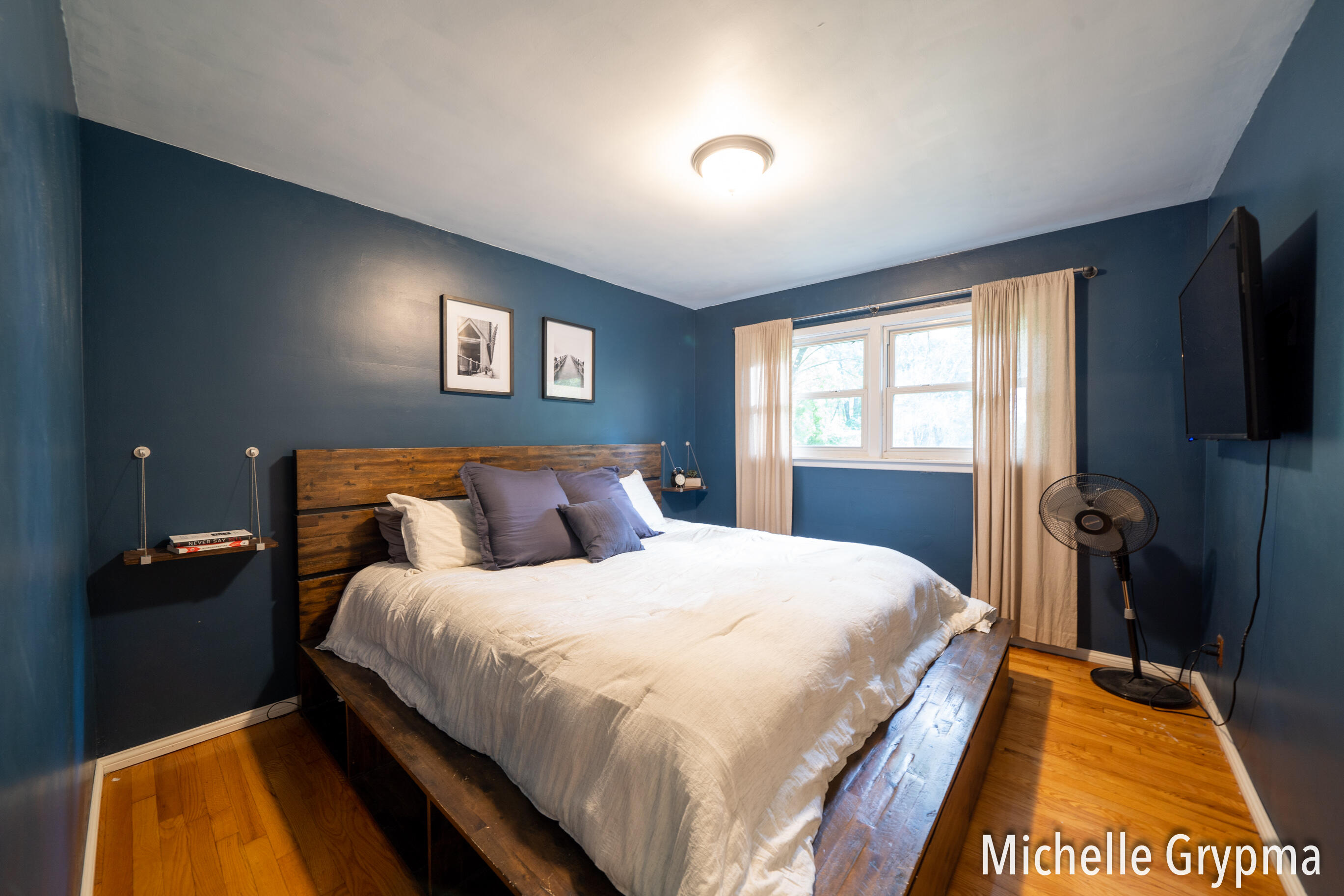 6084 Cascade Road Southeast Grand Rapids, MI 49546 - Photo 16 of 46 Bedroom 2