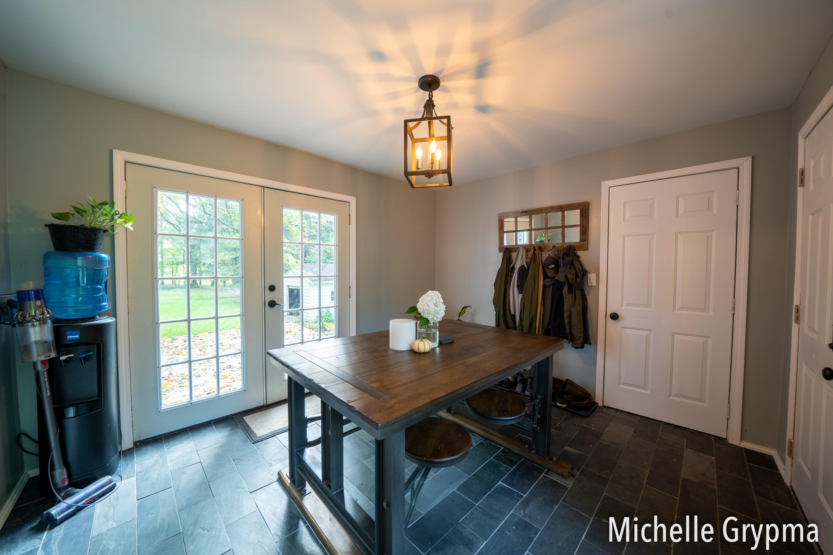 6084 Cascade Road Southeast Grand Rapids, MI 49546 - Photo 18 of 46 Entry