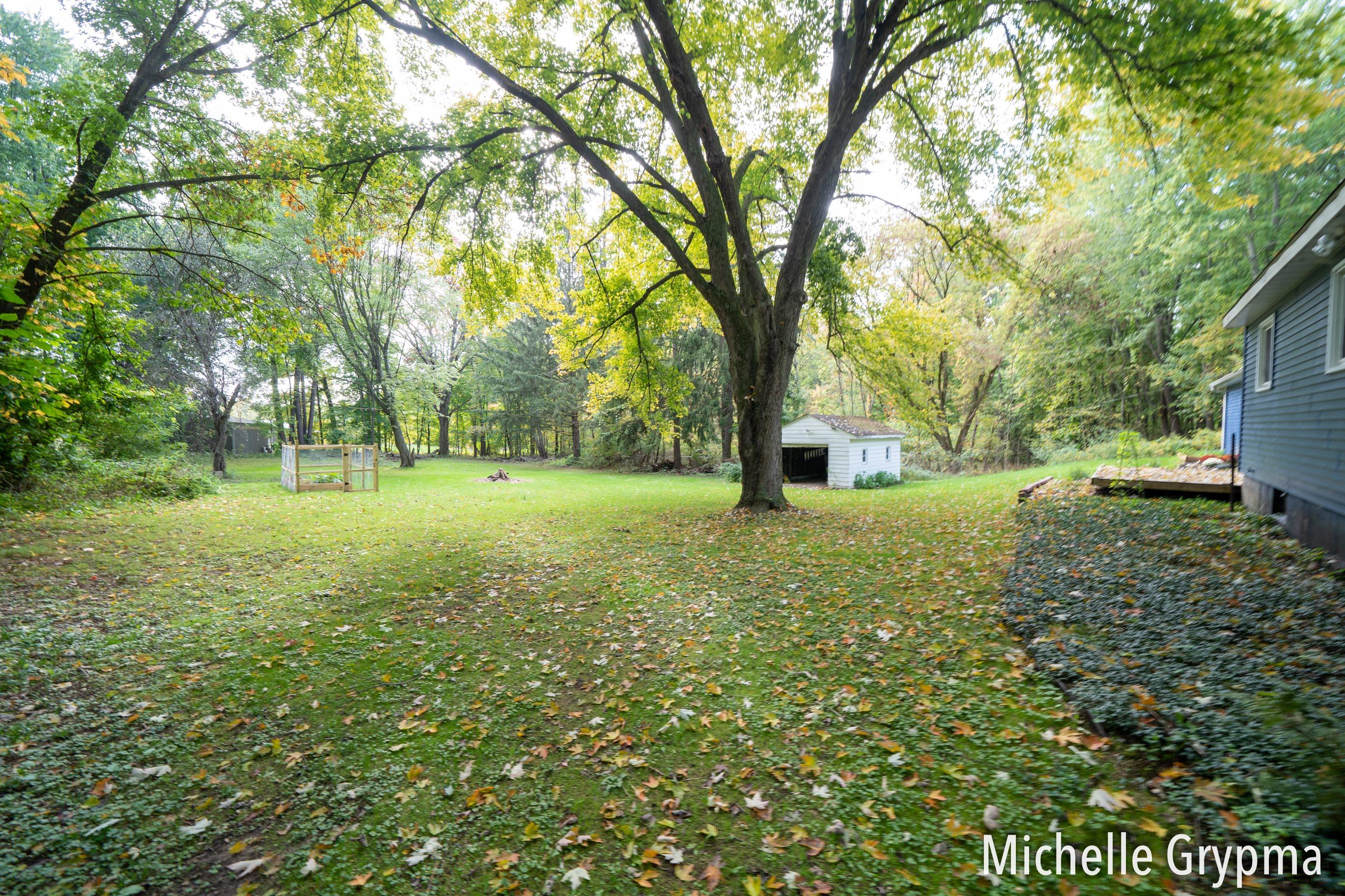 6084 Cascade Road Southeast Grand Rapids, MI 49546 - Photo 26 of 46 Back yard