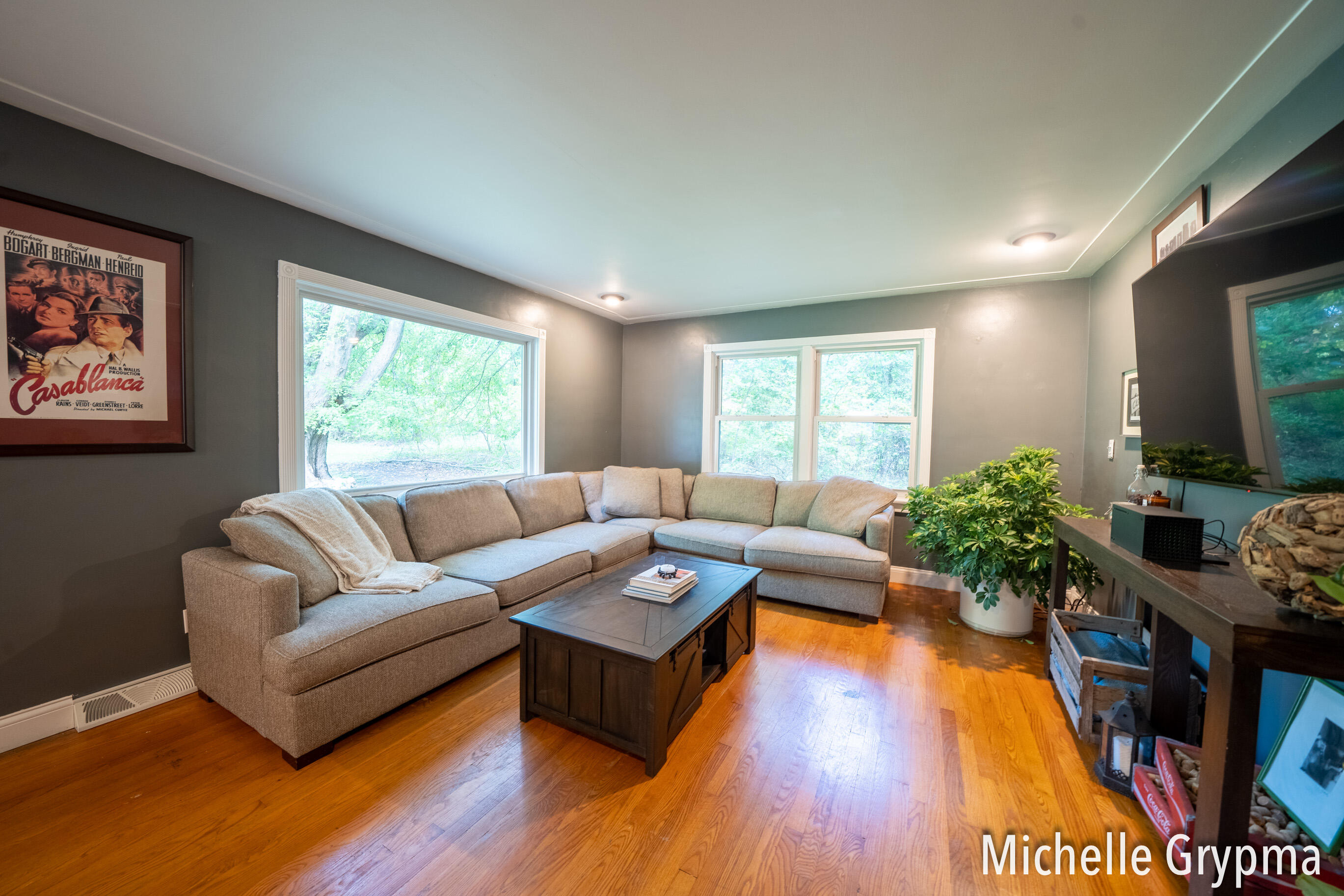6084 Cascade Road Southeast Grand Rapids, MI 49546 - Photo 6 of 46 Full Living room