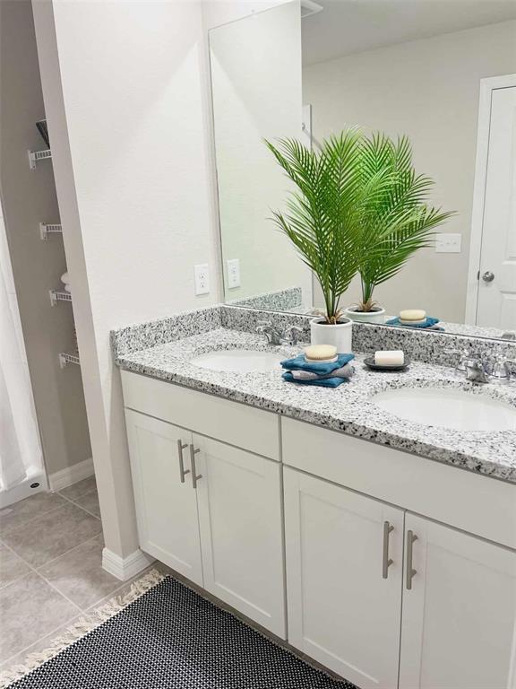 8683 Holly Grv Court, Unit OAKVILLE Riverview, FL 33578 - Photo 18 of 34