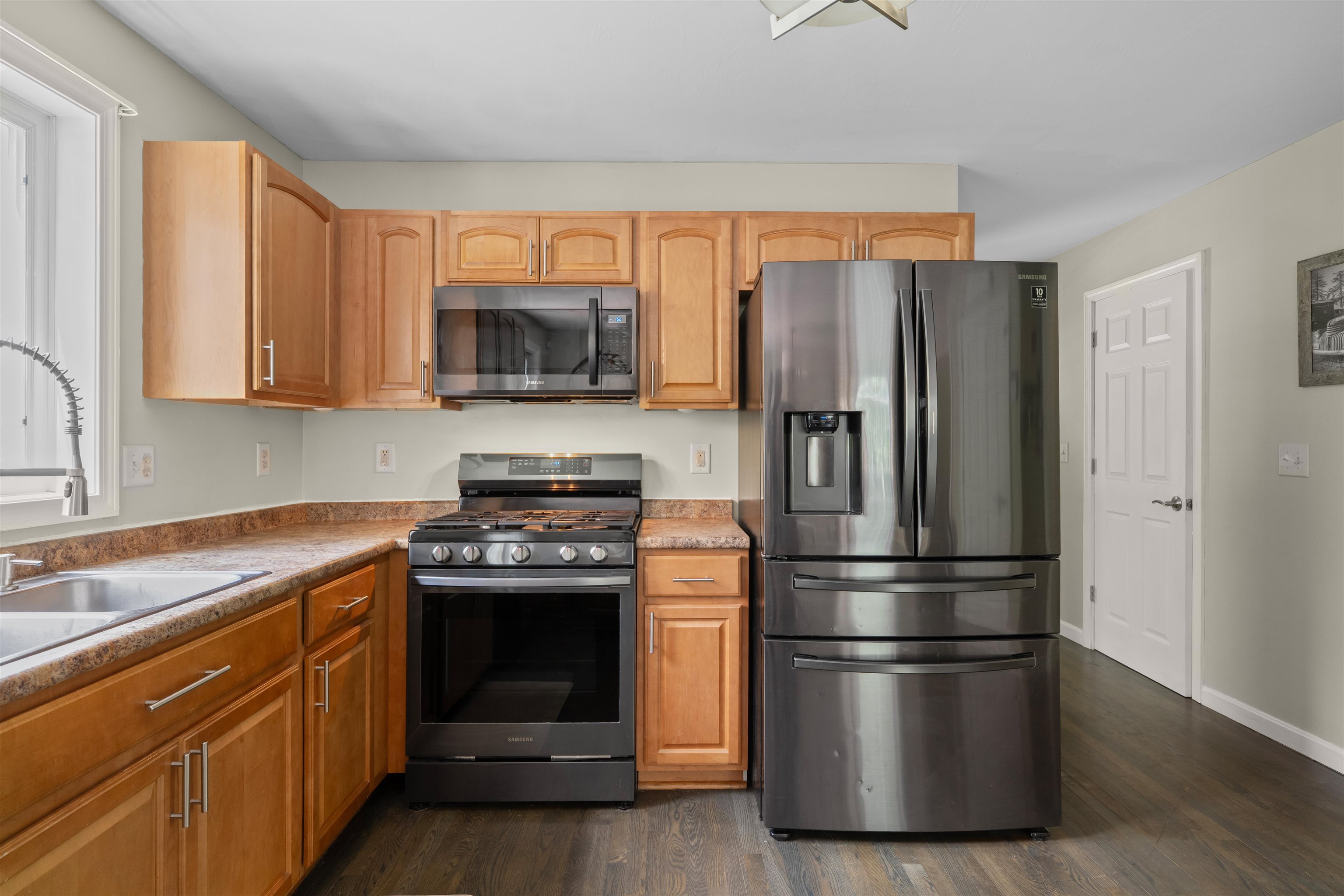 122 Blake Road Epping, NH 03042 - Photo 4 of 34