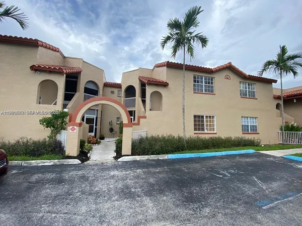 $1,950 | 8713 Southwest 5th Street, Unit 104, Pembroke Pines, FL 33025