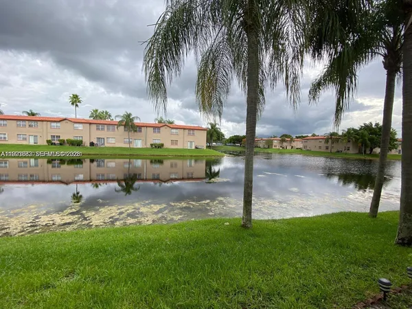 $1,950 | 8713 Southwest 5th Street, Unit 104, Pembroke Pines, FL 33025
