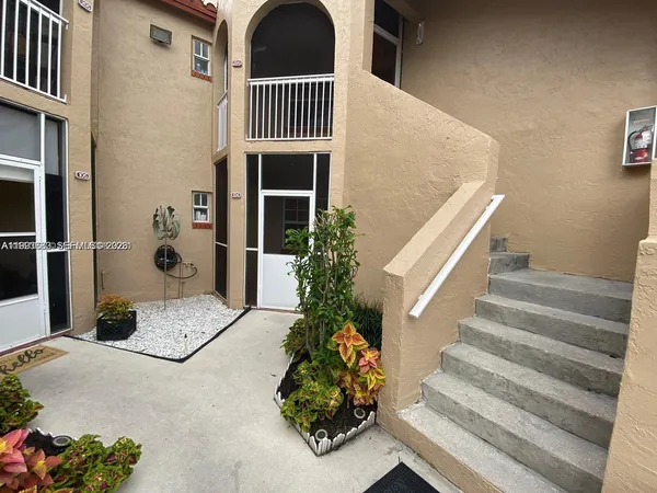 $1,950 | 8713 Southwest 5th Street, Unit 104, Pembroke Pines, FL 33025