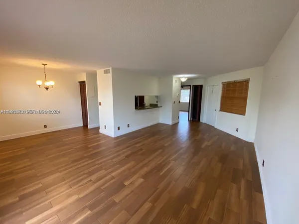 $1,950 | 8713 Southwest 5th Street, Unit 104, Pembroke Pines, FL 33025