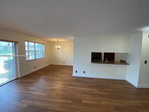 $1,950 | 8713 Southwest 5th Street, Unit 104, Pembroke Pines, FL 33025