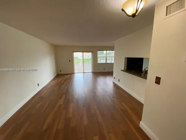 $1,950 | 8713 Southwest 5th Street, Unit 104, Pembroke Pines, FL 33025