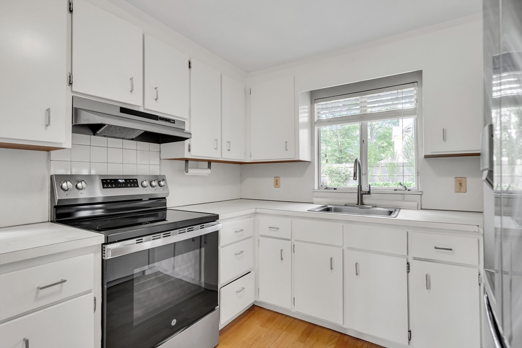 148 Cedar Street Lexington, MA 02421 - Photo 14 of 38